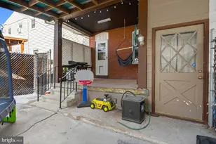 430 Fairview St, Reading, PA 19605 - Photo 29