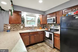1118 Fox Run, Reading, PA 19606 - Photo 5