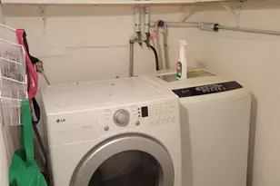 736 Windsor St, Reading, PA 19604 - Photo 5