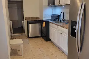 736 Windsor St, Reading, PA 19604 - Photo 3