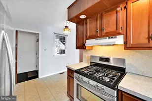 318 Fairview Rd, Reading, PA 19606 - Photo 17