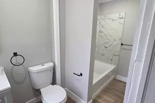 1034 Locust St, Reading, PA 19604 - Photo 7