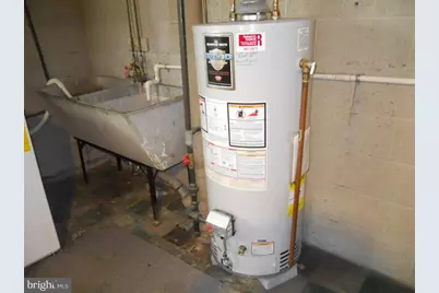 909 Brighton Avenue, Reading, PA 19606 - Photo 35