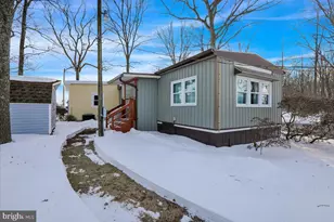 307 Donat Rd, Lenhartsville, PA 19534 - Photo 3