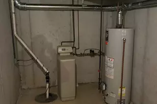 2400 John Henry Dr, Reading, PA 19608 - Photo 33