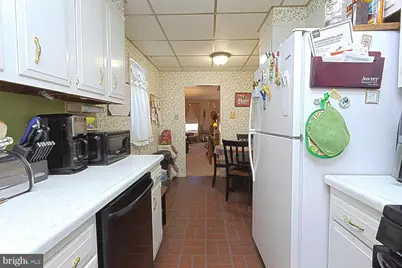 218 S 3rd Avenue, Reading, PA 19611 - Photo 7