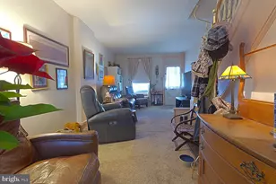 218 S 3rd Ave, Reading, PA 19611 - Photo 5