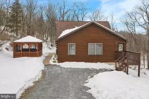 841 Sleepy Hollow Dr, Mohrsville, PA 19541 - Photo 1