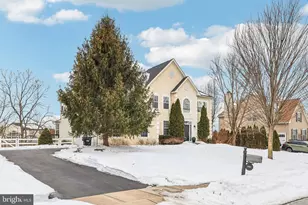 230 N Shadybrooke Dr, Douglassville, PA 19518 - Photo 3
