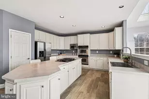 230 N Shadybrooke Dr, Douglassville, PA 19518 - Photo 9