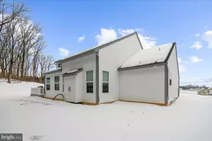 200 Sianna Cir, Wernersville, PA 19565 - Photo 3