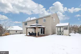 821 Colonial Dr, Birdsboro, PA 19508 - Photo 5