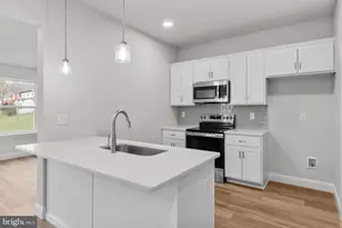 221 Lucille Way, Fleetwood, PA 19522 - Photo 3