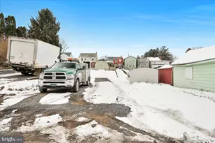 137 E High St, Womelsdorf, PA 19567 - Photo 23