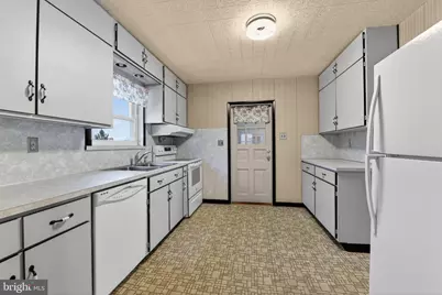 825 Bellefonte Avenue, Reading, PA 19607 - Photo 11