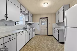 825 Bellefonte Ave, Reading, PA 19607 - Photo 11