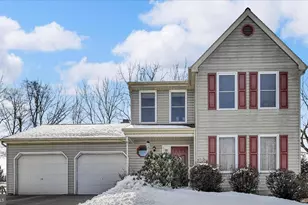 39 Fox Glove Ln, Reading, PA 19606 - Photo 1