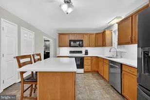 209 Woodbridge Ln, Douglassville, PA 19518 - Photo 11