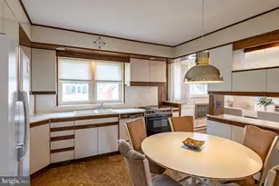 2405 Garden Ln, Reading, PA 19609 - Photo 11