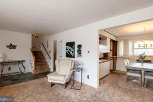 2405 Garden Ln, Reading, PA 19609 - Photo 9