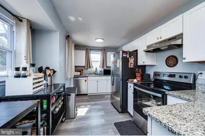 300 McKinley Avenue, Reading, PA 19605 - Photo 9