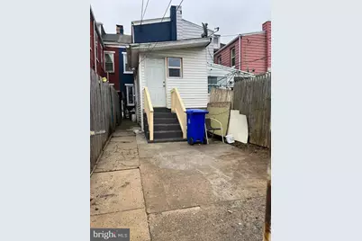 1042 Locust Street, Reading, PA 19604 - Photo 3