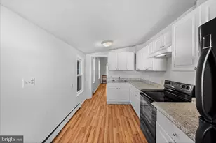 1042 Locust St, Reading, PA 19604 - Photo 11