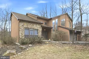 20 Highland Dr, Fleetwood, PA 19522 - Photo 1