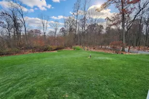 402 Mountainside Rd, Temple, PA 19560 - Photo 5