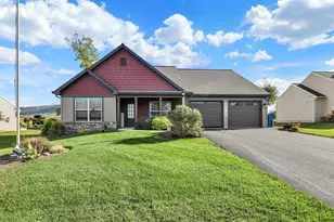 143 Rosebush Ct, Womelsdorf, PA 19567 - Photo 1