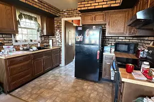 3203 Mannerchor Rd, Temple, PA 19560 - Photo 7