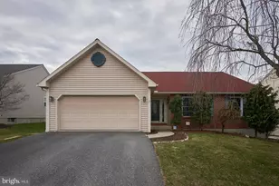 1018 Bowman St, Reading, PA 19605 - Photo 3