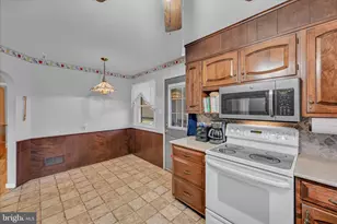 4012 Kutztown Rd, Temple, PA 19560 - Photo 9