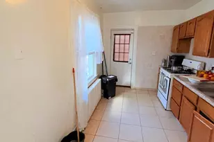 1121 Spruce St, Reading, PA 19602 - Photo 11