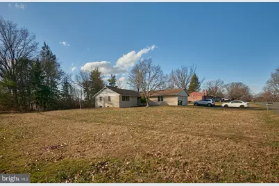 884 Ahrens Road, Reading, PA 19606 - Photo 5