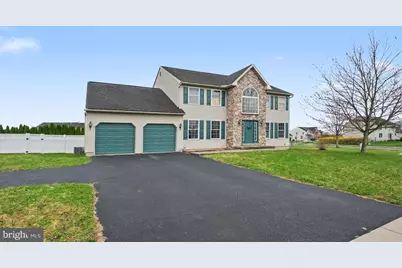 4983 Thornbury Cr, Douglassville, PA 19518 - Photo 3