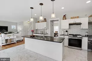 4 Sovereign Dr, Douglassville, PA 19518 - Photo 5