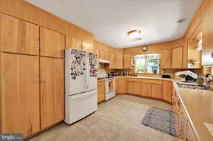 569 Texter Mountain Rd, Robesonia, PA 19551 - Photo 15