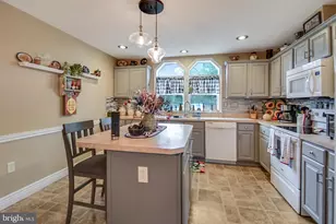 173 Random Rd, Douglassville, PA 19518 - Photo 5