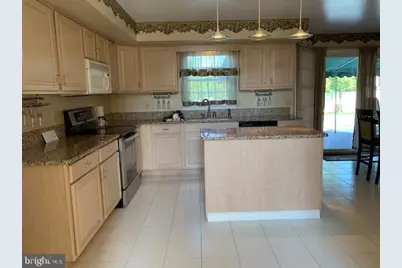 401 Augusta Dr E, Reading, PA 19608 - Photo 9