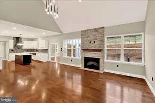 4214 Hill Terrace Dr, Reading, PA 19608 - Photo 9