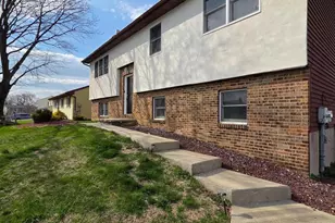 908 Blue Gate Ln, Sinking Spring, PA 19608 - Photo 3