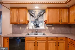 76 Hope Cir, Mohrsville, PA 19541 - Photo 3