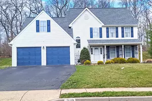 219 Berkshire Dr, Douglassville, PA 19518 - Photo 3