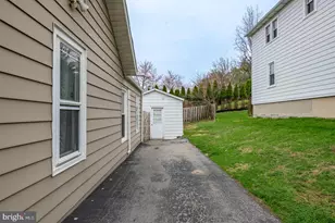 39 Seminary Ave, Reading, PA 19605 - Photo 21