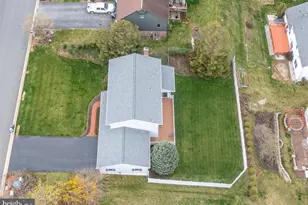 37 Estates Dr, Reading, PA 19606 - Photo 9