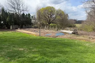 525 Mohns Hill Rd, Reading, PA 19608 - Photo 5