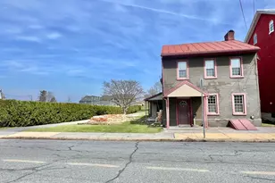 203 W Franklin St, Womelsdorf, PA 19567 - Photo 3