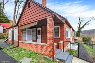 1815 Holly Rd, Reading, PA 19602 - Photo 3