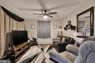 219 W Main Street, Fleetwood, PA 19522 - Photo 7